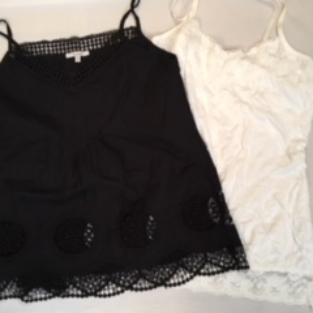 Bundle - Size Medium - Black White sleevelss tops
